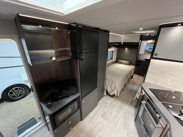 Caravane Polar 680 BSA BLACKLINE – Image 20