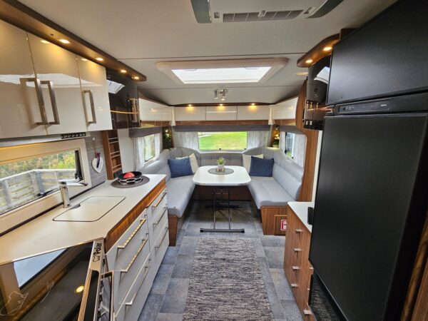Caravane Customized Polar 730 – Image 14