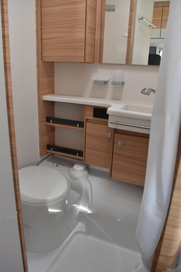 Caravane Dethleffs Camper 460 EL – Image 22