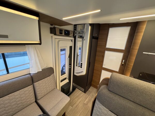 Camping Car Benimar Mileo 263 – Image 9