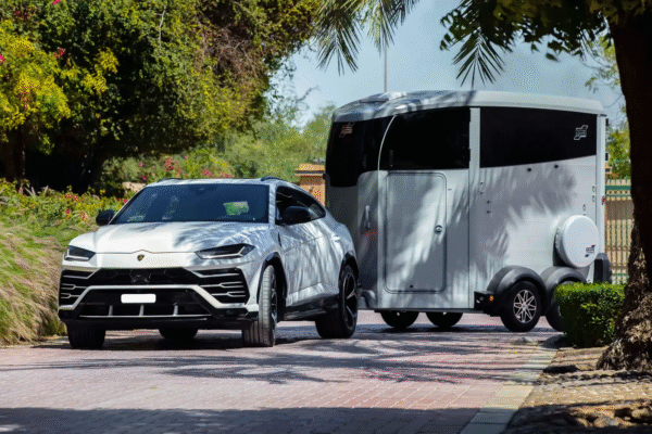 Van chevaux Ifor Williams HBX 511 avec sellerie – Image 2