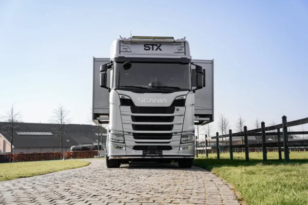 Scania STX Camping-car/Sport automobile