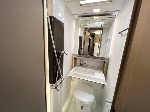 Caravane Adria Alpina 663 – Image 2