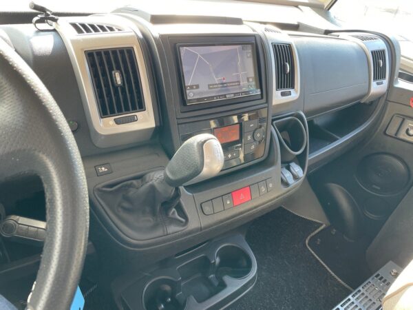 Camping-Car Hymer B708 ​​​​​​Premium Line – Image 8