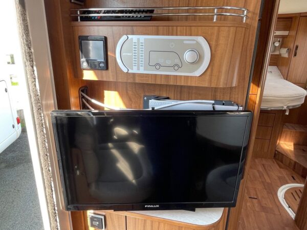 Camping-Car Hymer B708 ​​​​​​Premium Line – Image 31