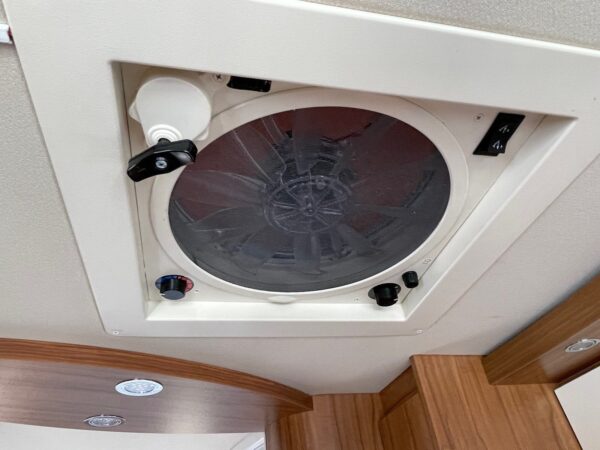Camping-Car Hymer B708 ​​​​​​Premium Line – Image 20