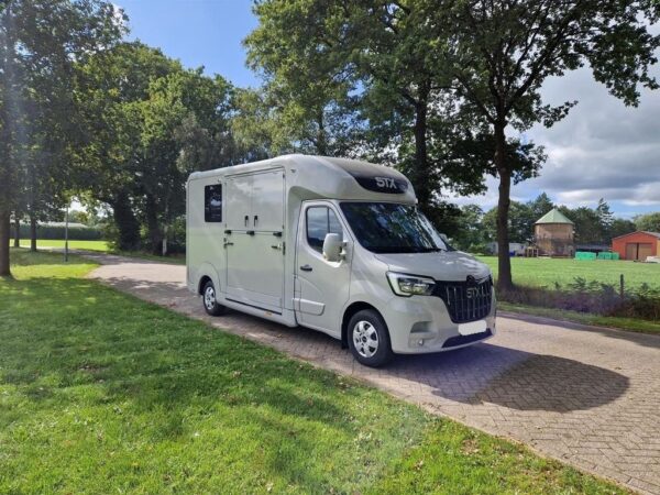 Camion 2 Chevaux Renault Master 165 Ch – Image 10