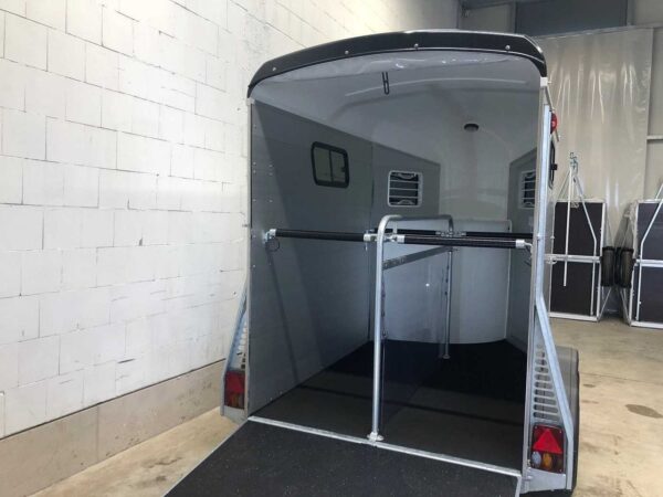 Remorque Van Chevaux Böckmann Portax silver + black avec sellerie – Image 14