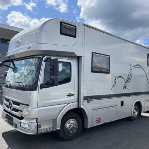 Camion chevaux 3 chevaux Mercedes-Benz