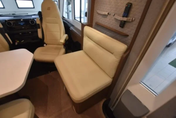 Camping Car Hymer MasterLine 890 – Image 40