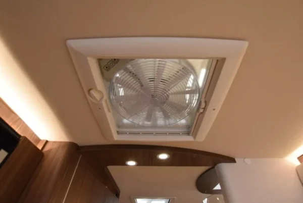 Camping Car Hymer MasterLine 890 – Image 31