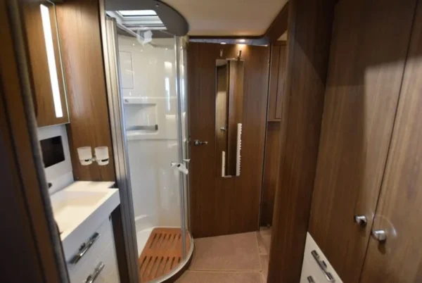 Camping Car Hymer MasterLine 890 – Image 24