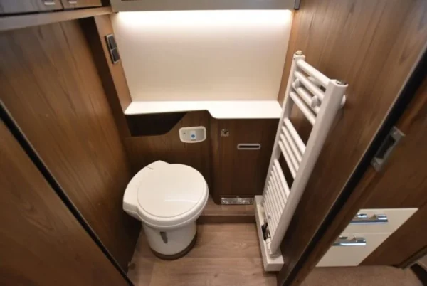Camping Car Hymer MasterLine 890 – Image 23