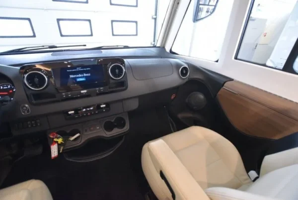 Camping Car Hymer MasterLine 890 – Image 10