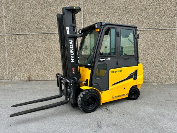 Chariot Hyundai 35B-9U - 2023