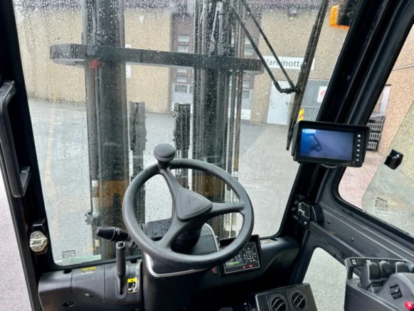 Chariot Hyundai 35B-9U - 2023 – Image 2