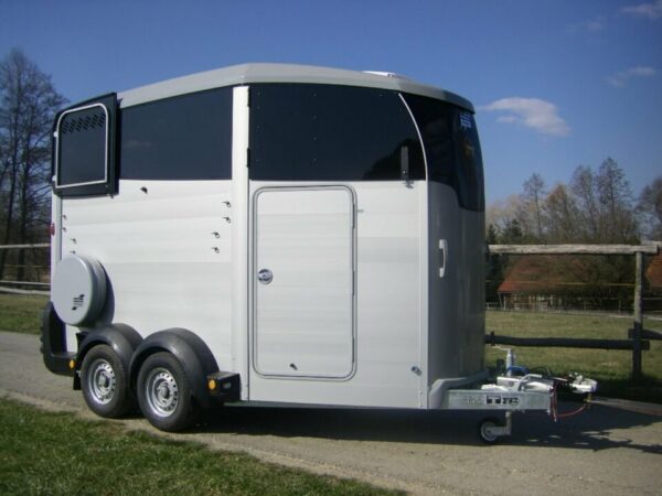 Van 2 places Ifor Williams HBX 511