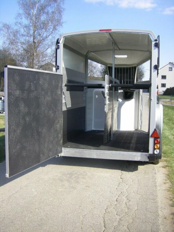 Van 2 places Ifor Williams HBX 511 – Image 14
