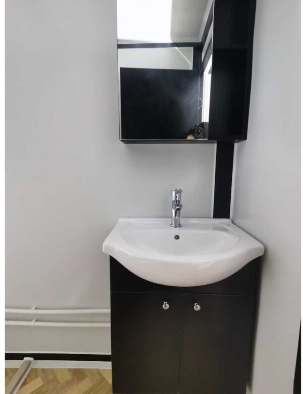Conteneur maison Deluxe (19ft*20ft) salle de bain avec toilette et douche – Image 10
