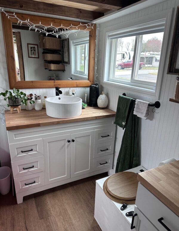 Tiny House lumineuse 35m² et aérée sur roues avec 2 chambres - 1 salle de bain – Image 4