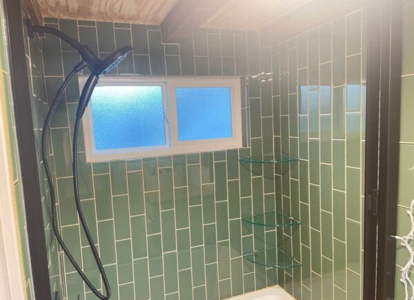 Tiny House lumineuse 35m² et aérée sur roues avec 2 chambres - 1 salle de bain – Image 3