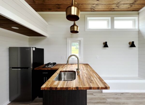 Tiny House avec chambre et loft au rez-de-chaussée – Image 12