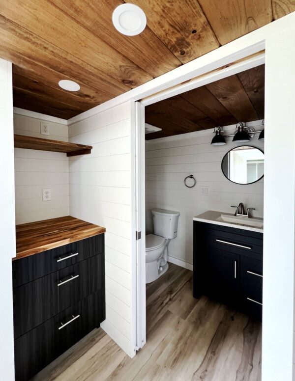 Tiny House avec chambre et loft au rez-de-chaussée – Image 6